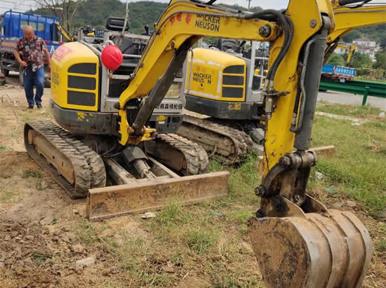 上海微型挖机租赁公司