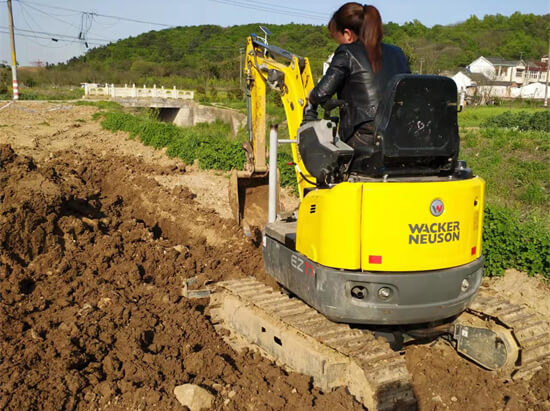 上海挖机租赁公司