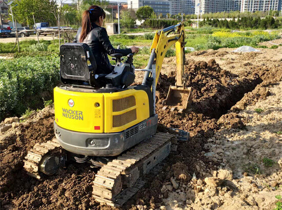 上海哪里租小挖机